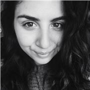 Laureata in arti e progettazione applicata per l'impresa specializzata in storia del cinema e fotografia storica e contemporanea